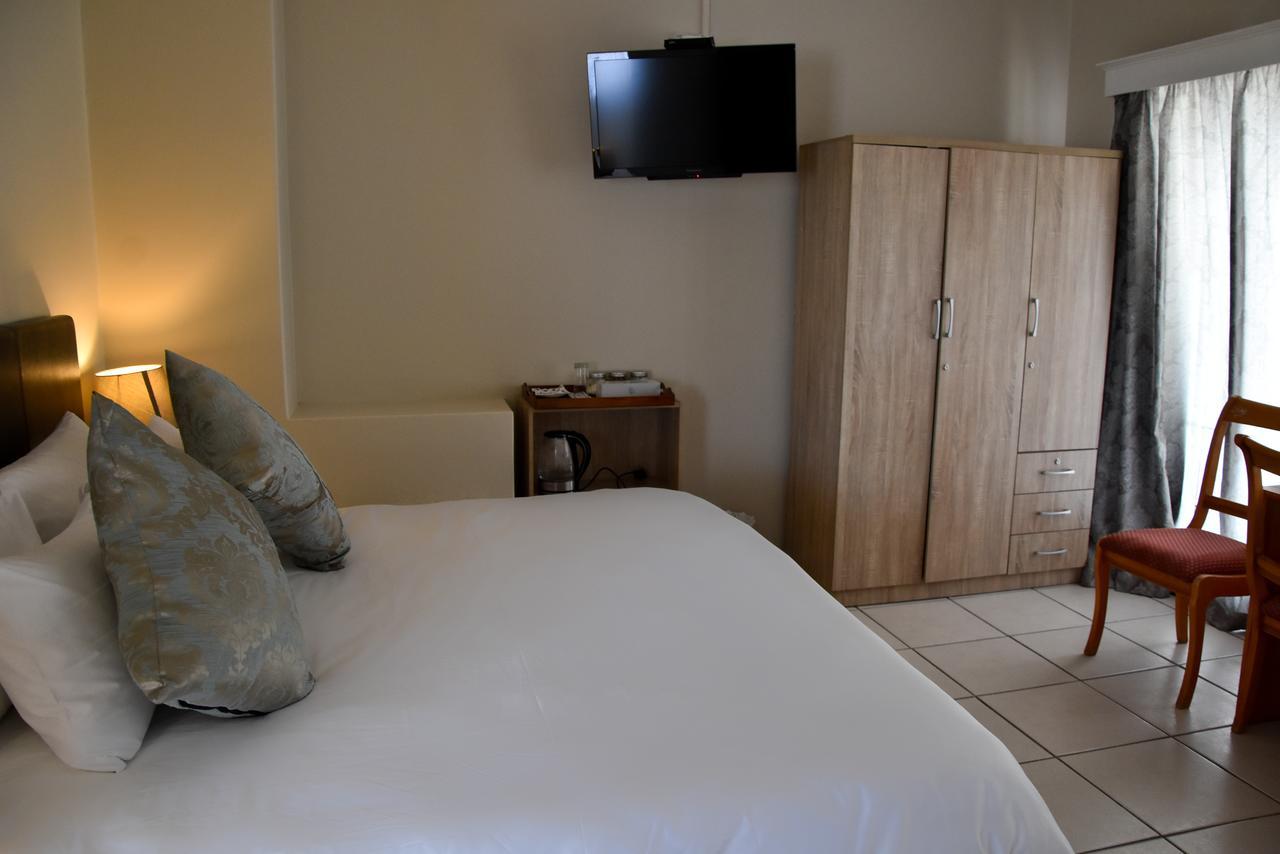 34Onlincoln Guesthouse Bellville Extérieur photo